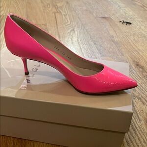 Brand new Casadei pink pumps